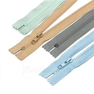 Plastikinis striukės užtrauktukas
