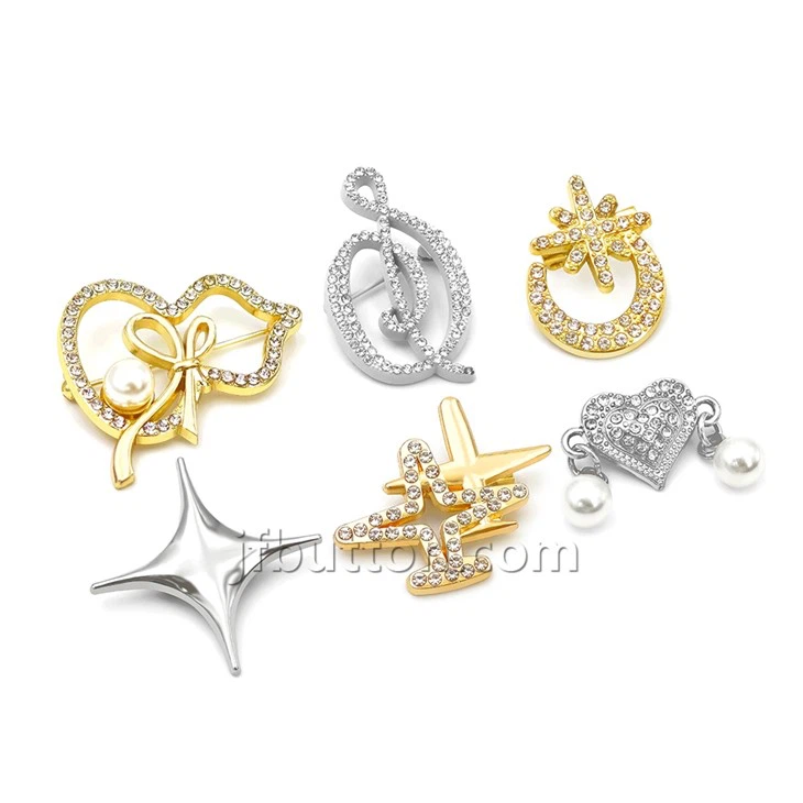 Sliver Christmas Weath Brooch